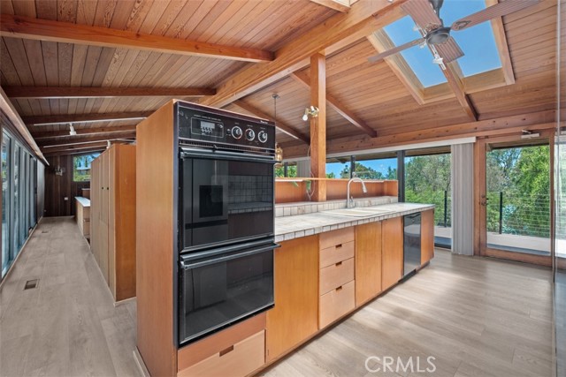 1815 Ladera Vista Place, Fullerton CA: https://media.crmls.org/medias/ae47f528-4e54-4927-9399-1f16422cbc3d.jpg