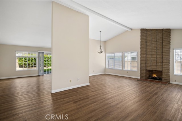 Detail Gallery Image 7 of 44 For 17651 Falkirk Ln, Huntington Beach,  CA 92649 - 4 Beds | 2 Baths