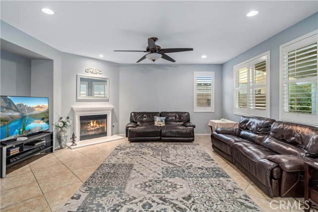 Detail Gallery Image 17 of 60 For 4762 W Avenue J6, Lancaster,  CA 93536 - 5 Beds | 3 Baths