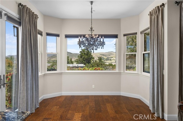 Detail Gallery Image 7 of 39 For 325 Red Oak Way, Arroyo Grande,  CA 93420 - 4 Beds | 4 Baths