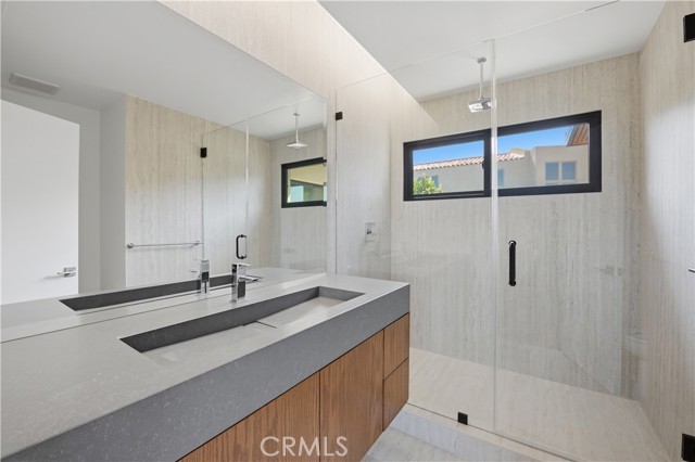 Detail Gallery Image 57 of 72 For 5108 Gordon Ln, San Diego,  CA 92109 - 4 Beds | 5/1 Baths