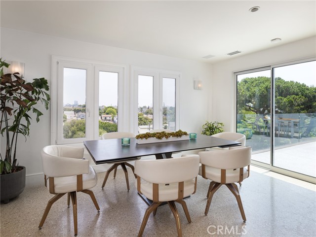 Detail Gallery Image 11 of 33 For 360 Hillcrest Street, El Segundo,  CA 90245 - 4 Beds | 4 Baths
