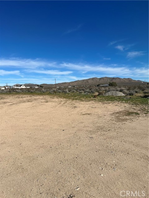 Detail Gallery Image 3 of 6 For 21012 Stoddard Wells, Apple Valley,  CA 92307 - – Beds | – Baths