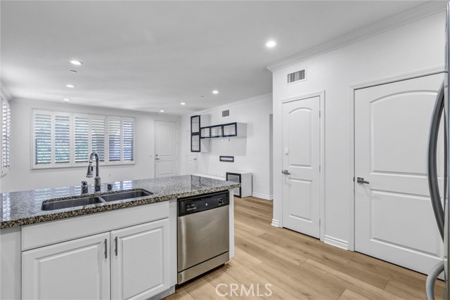 130 Rose Arch, Irvine CA: https://media.crmls.org/medias/ae4b4420-9670-4bcb-8aba-ad0920ef88e7.jpg