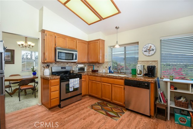 Detail Gallery Image 10 of 28 For 1798 Noah Dr, Corona,  CA 92878 - 3 Beds | 2/1 Baths