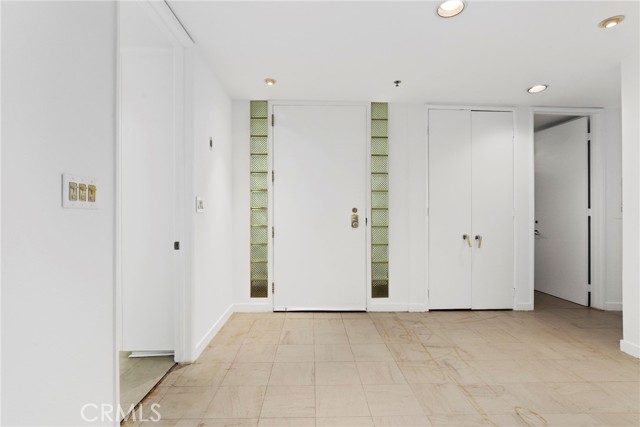 2122 Century Park Lane, Los Angeles CA: https://media.crmls.org/medias/ae4c1e47-3cb7-4718-a14b-581f10e415bb.jpg