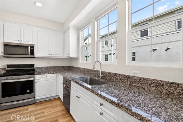 Detail Gallery Image 20 of 43 For 6982 Crimson, Buena Park,  CA 90621 - 4 Beds | 3/1 Baths