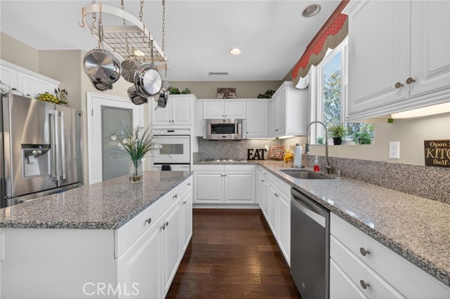 Detail Gallery Image 12 of 58 For 38429 Clearbrook Dr, Murrieta,  CA 92563 - 4 Beds | 2/1 Baths