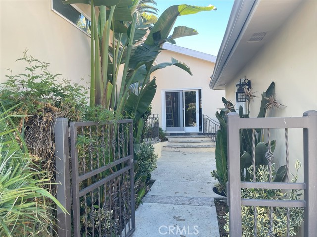 Detail Gallery Image 3 of 20 For 14320 Hortense St, Sherman Oaks,  CA 91423 - 3 Beds | 2 Baths