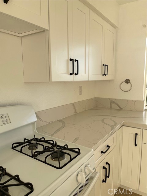 Detail Gallery Image 10 of 17 For 738 Verona Ave, San Jacinto,  CA 92583 - 2 Beds | 2 Baths