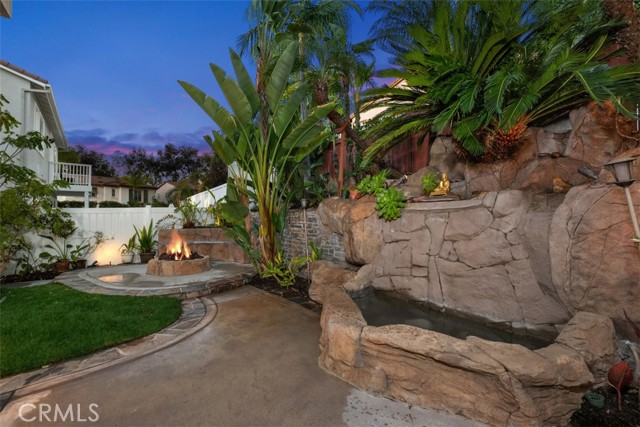 Image 7 of 57 For 30 Acanthus  