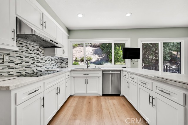 Detail Gallery Image 16 of 49 For 12444 Marva Ave, Granada Hills,  CA 91344 - 4 Beds | 3 Baths
