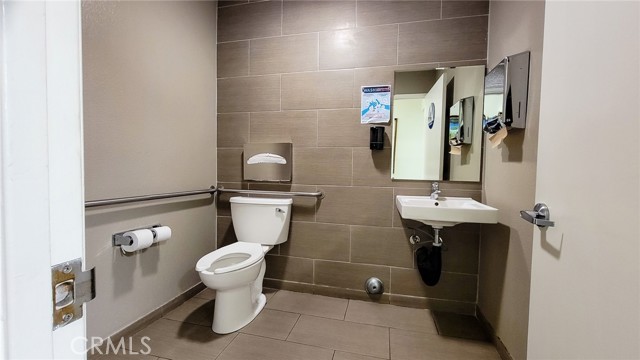  Commercial for Sale in Apple Valley, California
