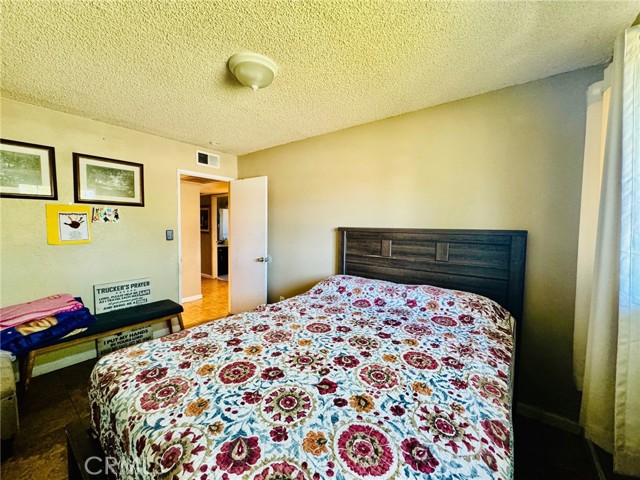 Detail Gallery Image 21 of 32 For 3208 Sunview Dr, Bakersfield,  CA 93306 - 3 Beds | 2 Baths