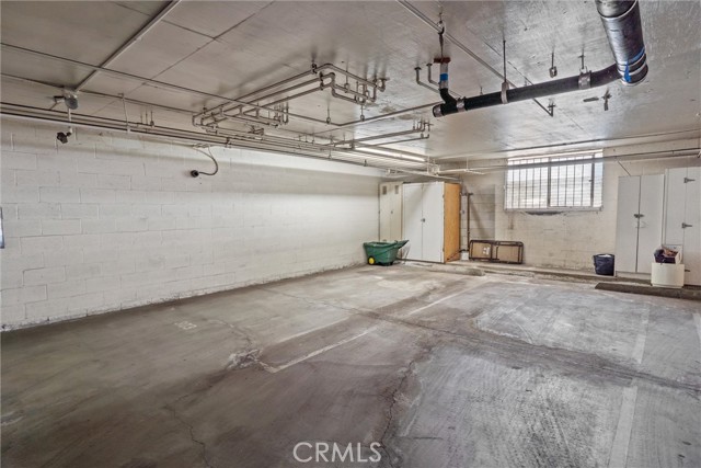 Detail Gallery Image 27 of 35 For 2872 Coast Cir #303,  Huntington Beach,  CA 92649 - 2 Beds | 2 Baths