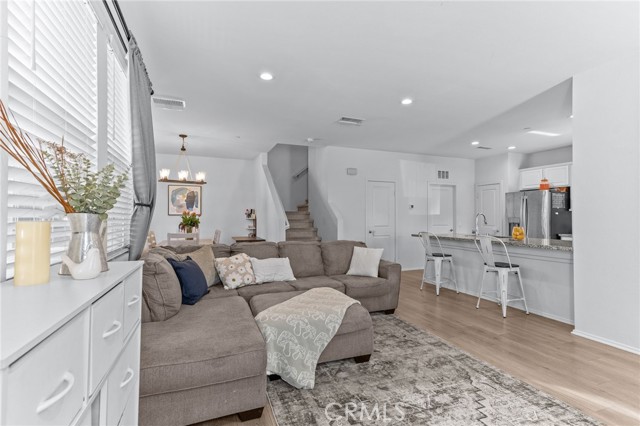 Detail Gallery Image 5 of 36 For 2350 S via Esplanade #31,  Ontario,  CA 91762 - 3 Beds | 2/1 Baths