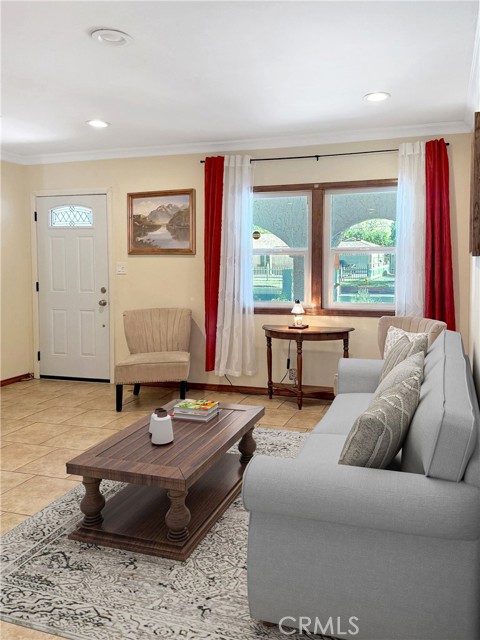 Detail Gallery Image 3 of 33 For 7363 Caldus Ave, Lake Balboa,  CA 91406 - 3 Beds | 2 Baths