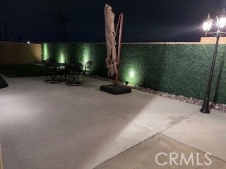 https://media.crmls.org/medias/ae557b48-f08f-4b59-92f1-6e0b91225765.jpg?preset=X-Large