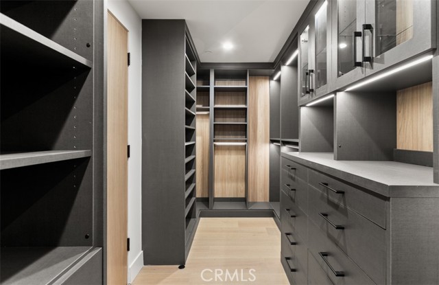 Image 35 of 48 For 1717 Irvine Avenue