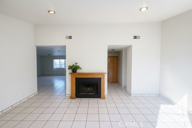 Detail Gallery Image 3 of 15 For 1049 Sanford Ave, Wilmington,  CA 90744 - 3 Beds | 2 Baths