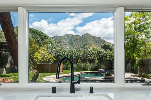 Detail Gallery Image 3 of 56 For 5874 Freeman Ave, La Crescenta,  CA 91214 - 4 Beds | 3 Baths