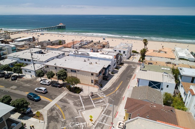 137 15th Street, Manhattan Beach, California 90266, 2 Bedrooms Bedrooms, ,2 BathroomsBathrooms,Residential,Sold,15th,SB22082552