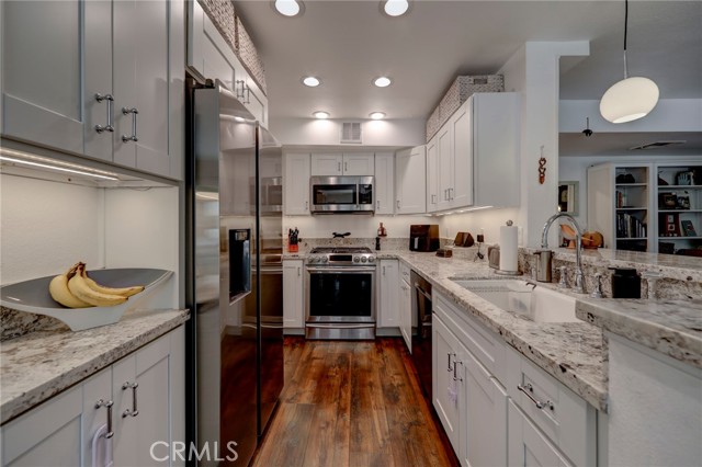 4249 LONGRIDGE Avenue, Studio City CA: https://media.crmls.org/medias/ae587291-6832-408e-bf26-25317bc5935e.jpg