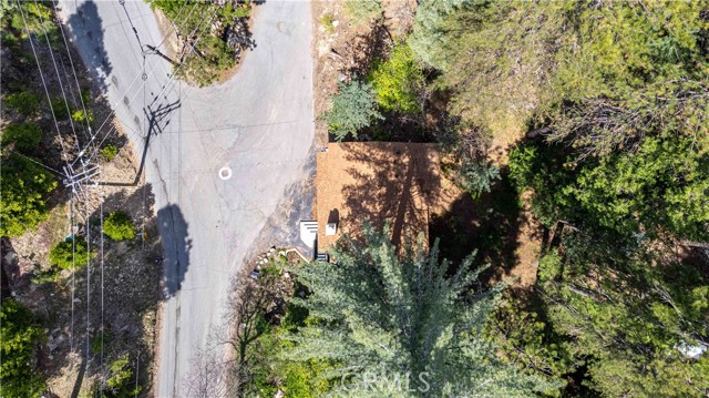 Detail Gallery Image 16 of 26 For 26131 Lake Forest Dr, Twin Peaks,  CA 92391 - 3 Beds | 3 Baths