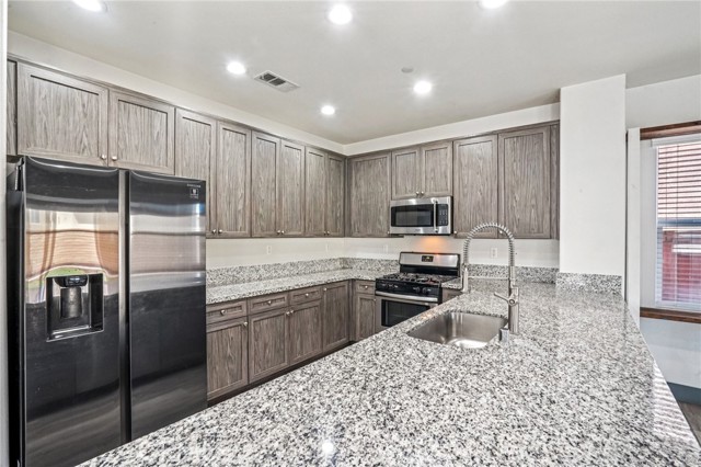 30012 Cottage Lane, Lake Elsinore CA: https://media.crmls.org/medias/ae589b89-56e6-4c8a-9d0a-d2bcbf7ae0e5.jpg