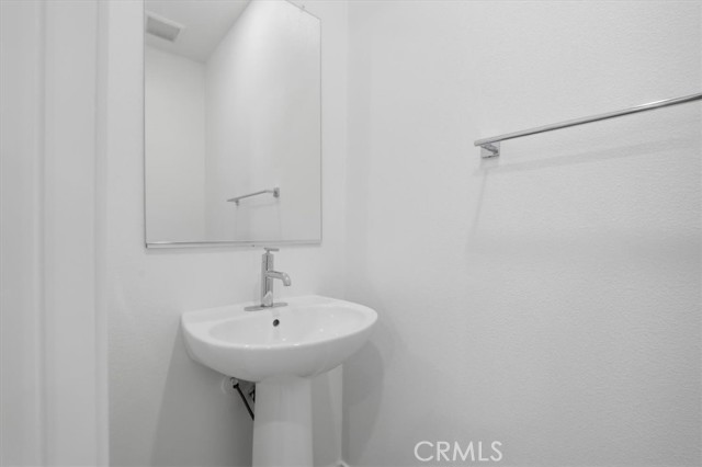 Detail Gallery Image 23 of 33 For 2378 Channel Drive #103,  Ventura,  CA 93003 - 3 Beds | 2/1 Baths