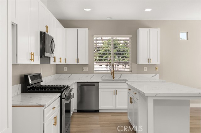 Detail Gallery Image 14 of 49 For 32106 Poppy Way, Lake Elsinore,  CA 92532 - 3 Beds | 2 Baths