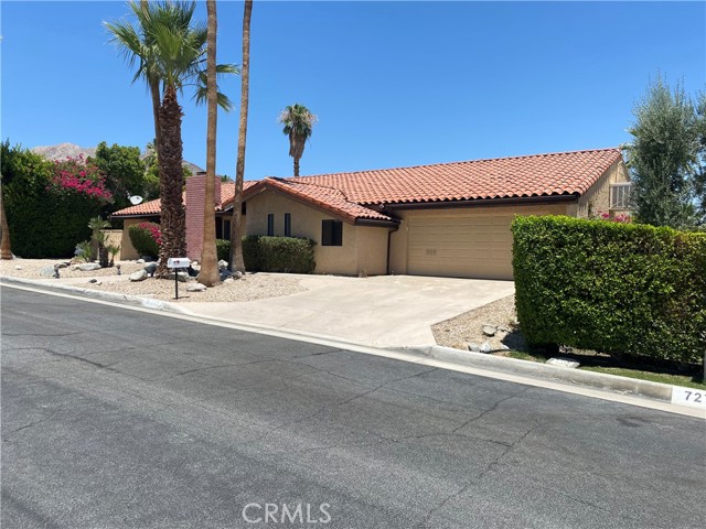 72772 Skyward, Palm Desert CA: https://media.crmls.org/medias/ae5a36eb-00d0-4441-aa85-01e12fb80833.jpg