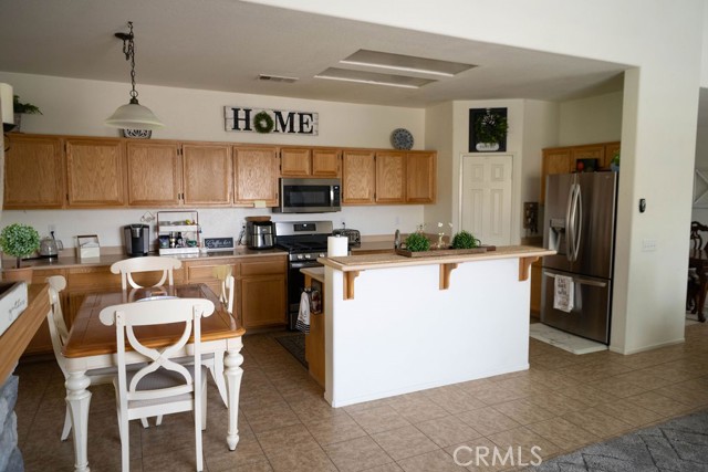 Detail Gallery Image 18 of 31 For 13018 Camden, Victorville,  CA 92392 - 3 Beds | 2/1 Baths