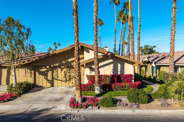 Detail Gallery Image 3 of 40 For 326 Running Springs Drive, Palm Desert,  CA 92211 - 2 Beds | 3/1 Baths