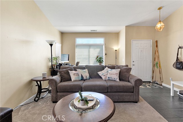 Detail Gallery Image 5 of 39 For 12654 Alta Mar Way, Victorville,  CA 92392 - 4 Beds | 2 Baths