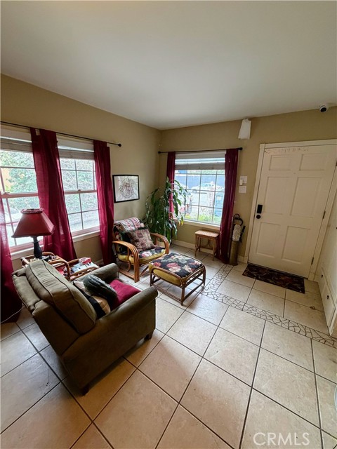 Detail Gallery Image 3 of 28 For 1042 W 15th, San Pedro,  CA 90731 - 2 Beds | 1 Baths