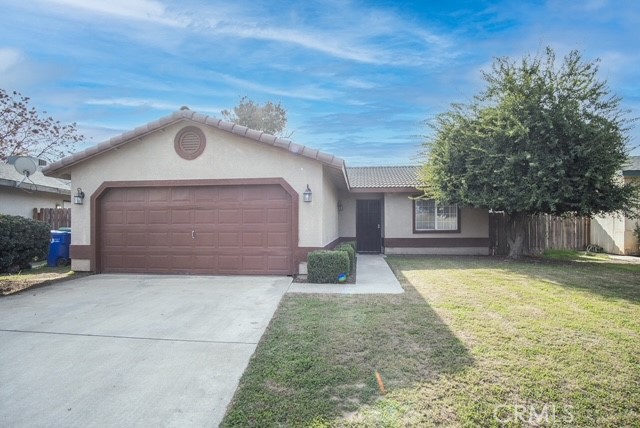 Detail Gallery Image 1 of 1 For 731 W Parkway Dr, Porterville,  CA 93257 - 2 Beds | 1 Baths