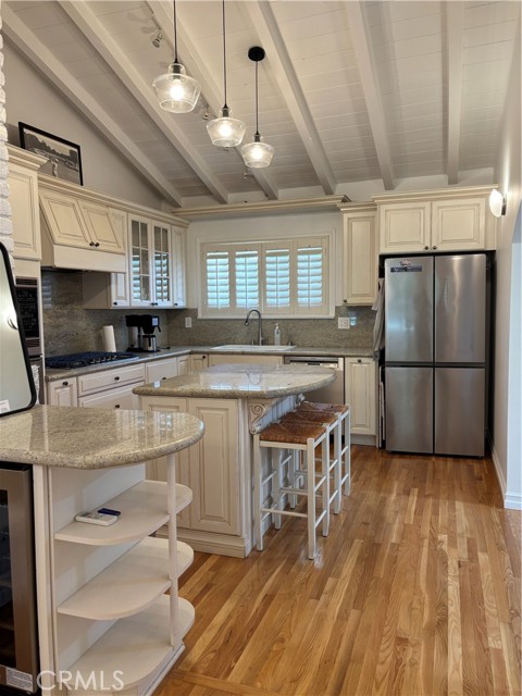 1631 Leycross Drive, La Canada Flintridge CA: https://media.crmls.org/medias/ae5ed5e2-740d-44fa-bb26-22829ef8d3d0.jpg