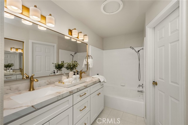 Image 37 of 63 For 28871 Oakview