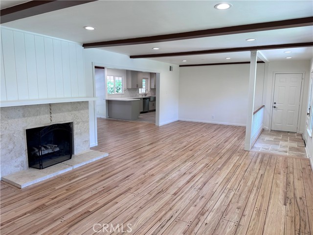 Detail Gallery Image 10 of 47 For 5369 Topeka Dr, Tarzana,  CA 91356 - 3 Beds | 2/1 Baths
