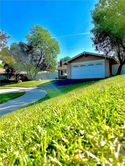 2882 Moorgate Pl, Riverside, CA 92506