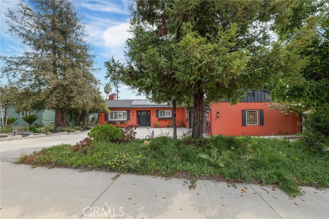 2528 N Orchard Drive, Burbank CA: https://media.crmls.org/medias/ae62975c-8e20-4e38-8e07-083f795e20a6.jpg
