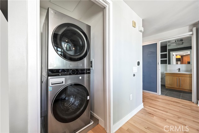 801 Ash Street, San Diego CA: https://media.crmls.org/medias/ae62daa2-f103-42c9-a472-70c33d6e4886.jpg