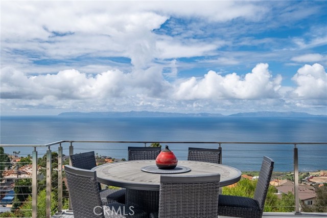 30481 Ganado, Rancho Palos Verdes, California 90275, 4 Bedrooms Bedrooms, ,3 BathroomsBathrooms,Residential,For Sale,Ganado,PV26067604