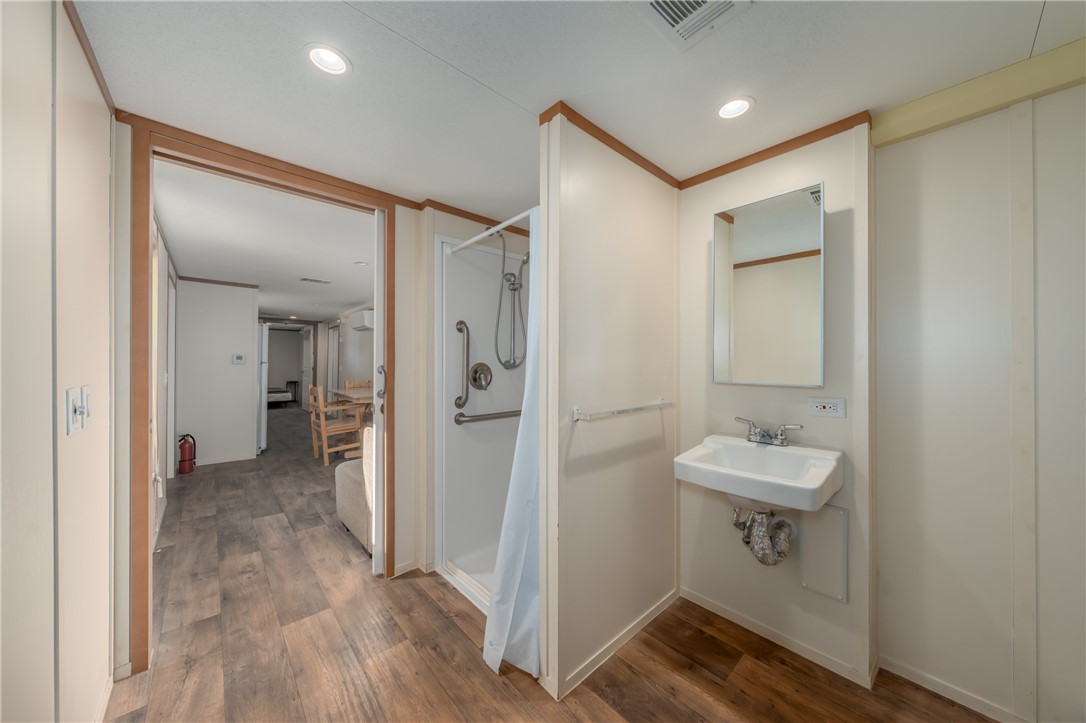 Detail Gallery Image 6 of 23 For 3555 Lakeshore Bld #15,  Lakeport,  CA 95453 - 1 Beds | 1 Baths