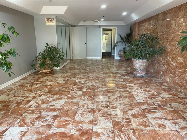 Detail Gallery Image 2 of 15 For 5143 Bakman #308,  North Hollywood,  CA 91601 - 1 Beds | 1 Baths