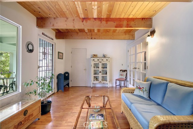 Detail Gallery Image 12 of 42 For 42716 Juniper Dr, Big Bear Lake,  CA 92315 - 4 Beds | 2 Baths