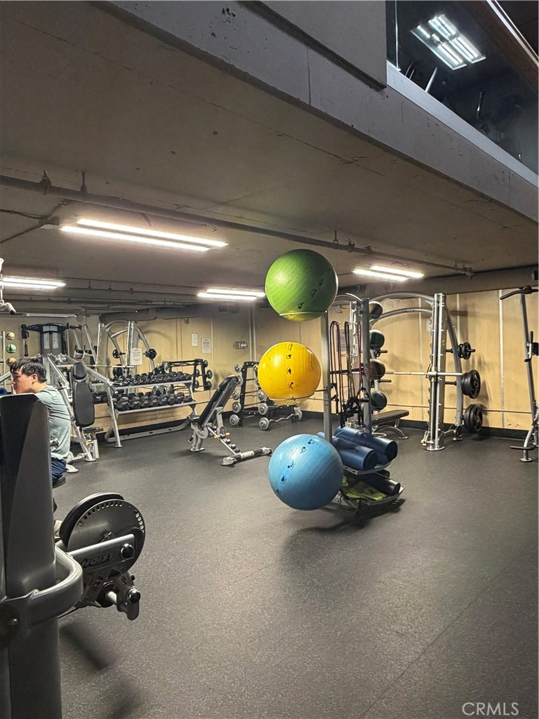 https://media.crmls.org/medias/ae64983a-e606-4914-8a7d-c83eedc9873a.jpg?preset=X-Large