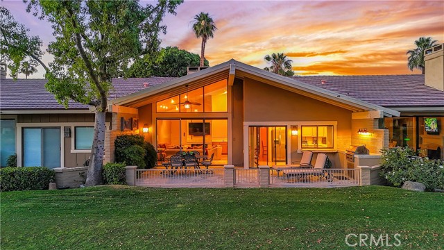 Detail Gallery Image 2 of 44 For 265 Wild Horse Drive, Palm Desert,  CA 92211 - 2 Beds | 3/1 Baths