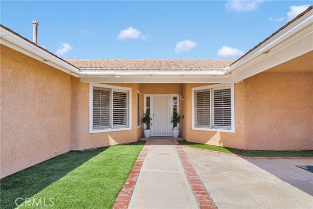 13950 High Falls Trail, Apple Valley CA: https://media.crmls.org/medias/ae652fe7-c78d-4dfa-90e4-ae1083b8a11e.jpg